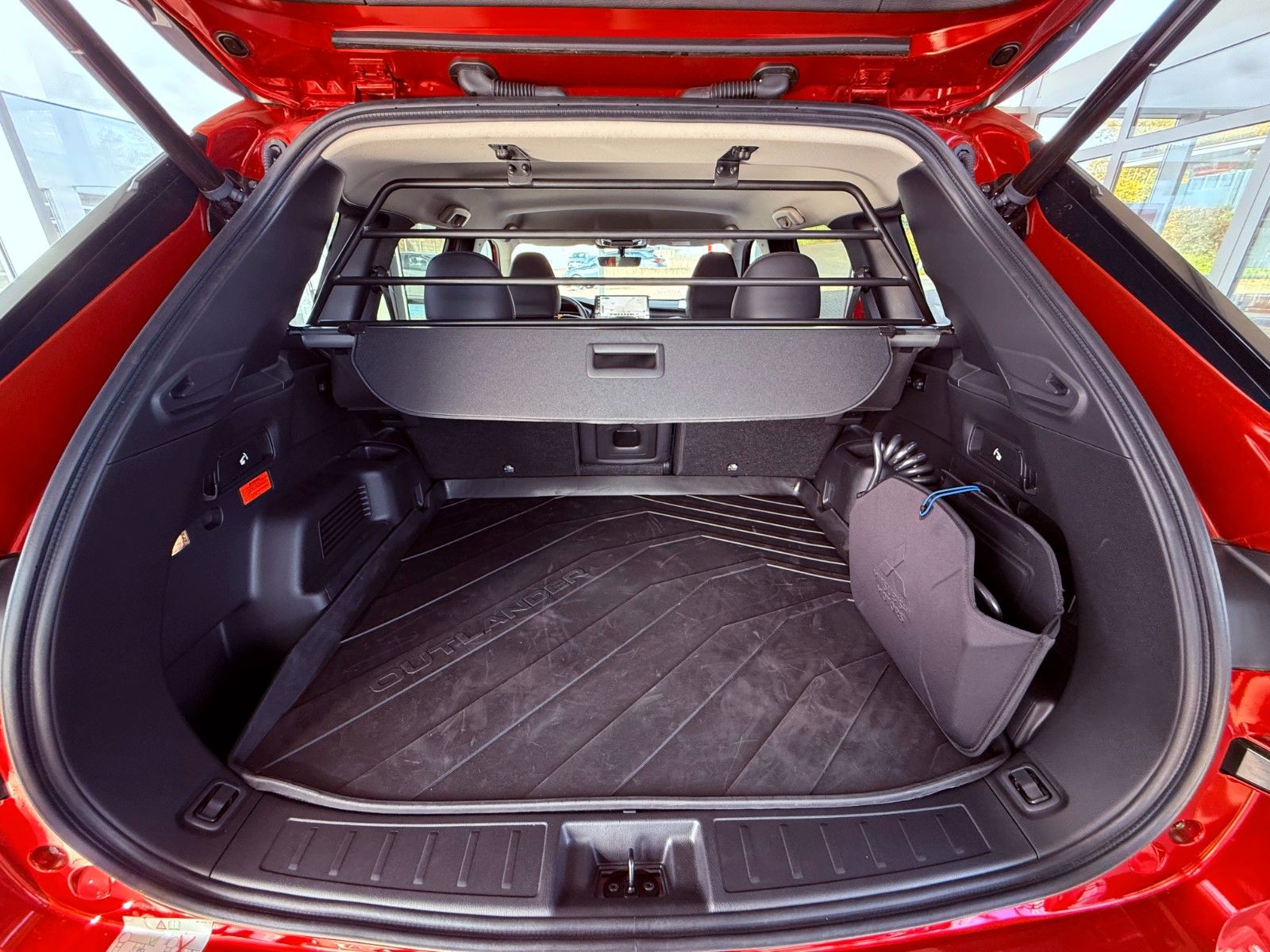 Fahrzeugabbildung Mitsubishi Outlander Intro Edi. PHEV 4WD LED AHK Kam 20"