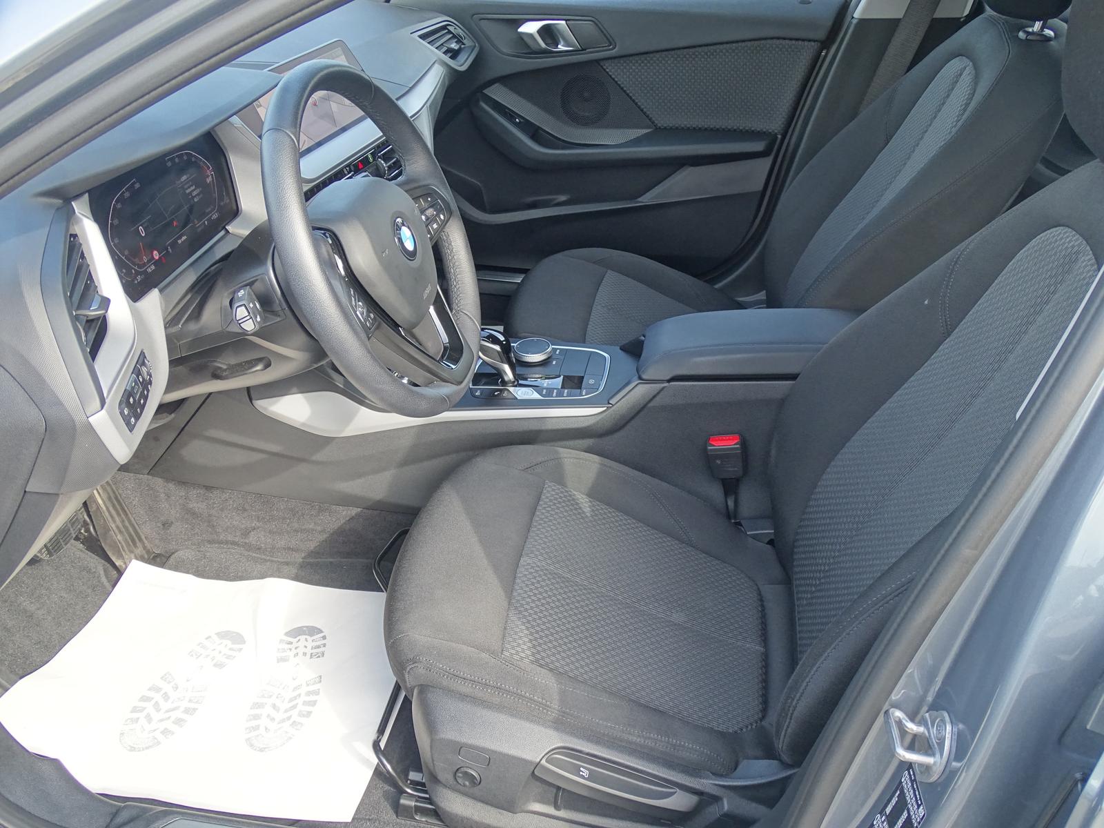 BMW 118i Advantage*STEPTRONIC*LED*NAVI*SHZG*PDC*DAB*