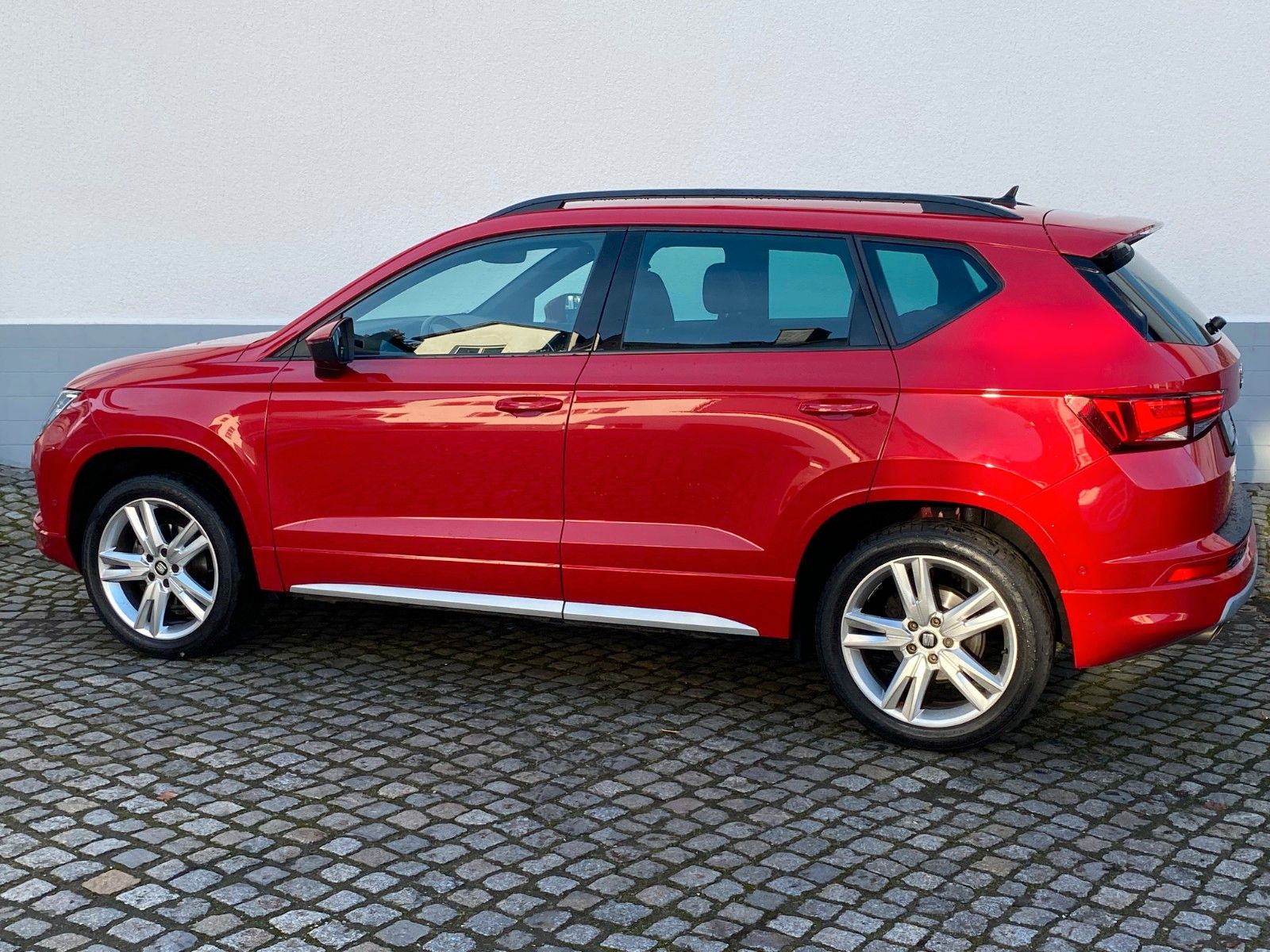 Fahrzeugabbildung SEAT Ateca FR 1,5 TSI *Navi *SHZ *Winterräder