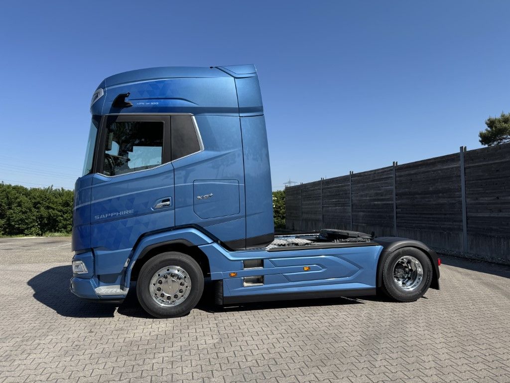 Fahrzeugabbildung DAF FT XG  530 BLAU METALLIC Limited Edition