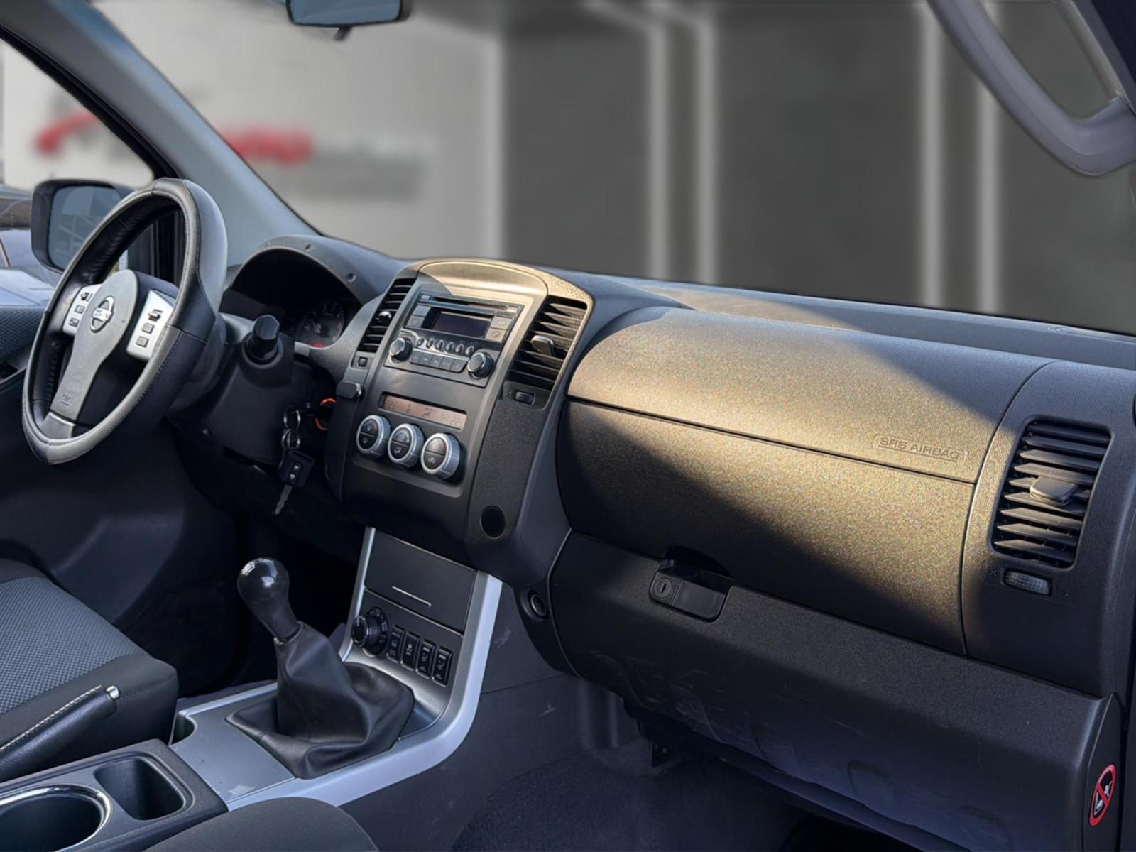 Nissan Navara King Cab SE 4x4 2.5 dCi 190 ch BVM / Attelage / Sièges chauffants / Régulateur de vitesse / 1ère main