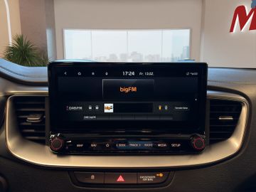 Kia Ceed SW 1.5T Kamera Klima Sitzheizung CarPlay