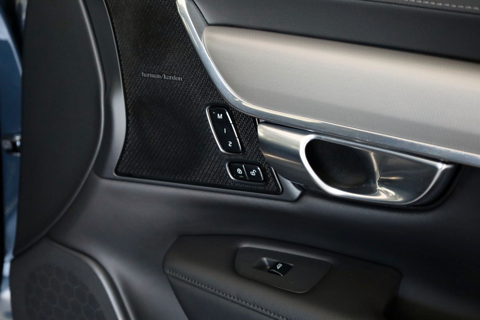 Fahrzeugabbildung Volvo V90 CC Ultimate AWD PanDach,HUD,ACC,Harman/K,AHK