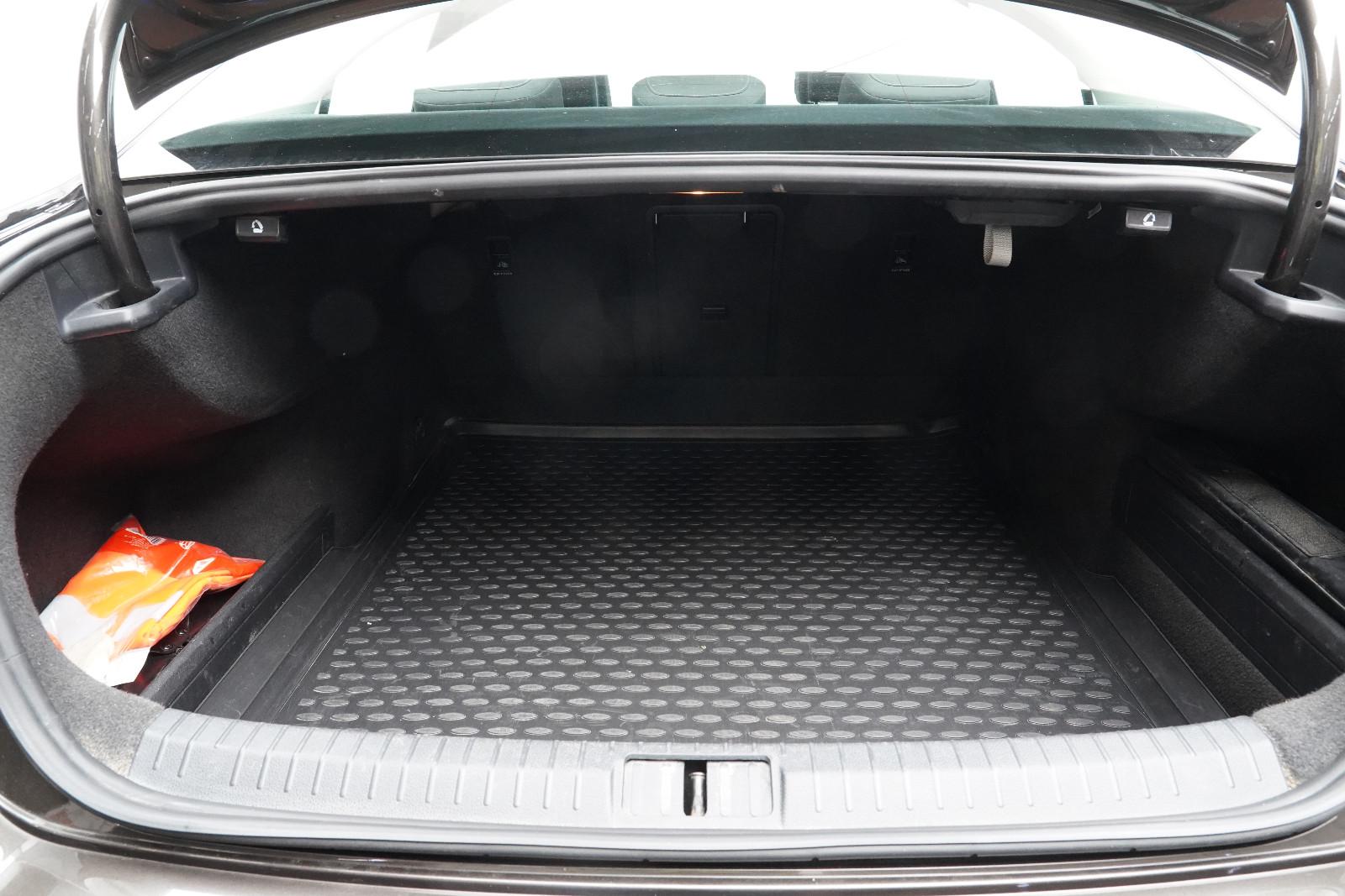 Volkswagen Passat Lim. 1.4 SHZ NAVI GJR Keyless PDC