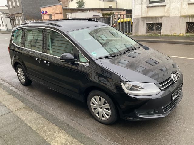 Volkswagen Sharan, 2,0 TDI, 7 - Sitzer, NAVI,PDC,AHK, 8xBer