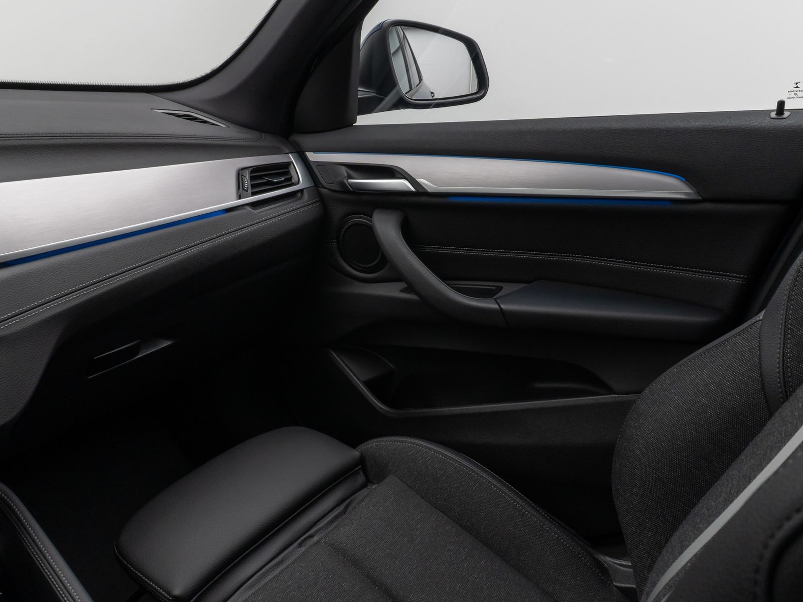 Fahrzeugabbildung BMW X1 xD25e Sport Line Parkassist DAB HiFi Komfort