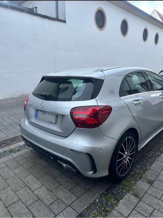 Mercedes-Benz A 220
