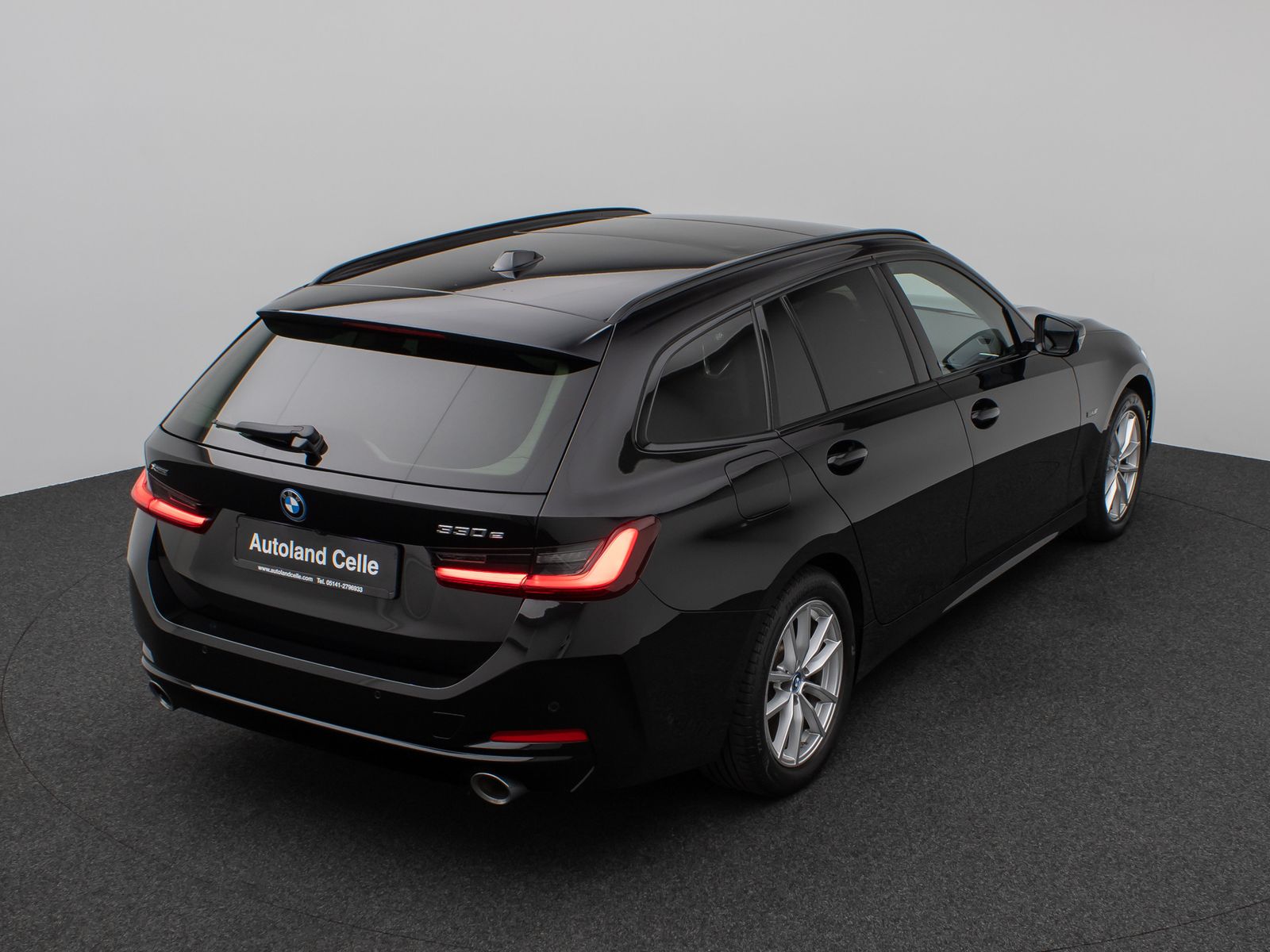 Fahrzeugabbildung BMW 330e xD Panoram Kamera HUD DAB H/K Stop&Go Sport