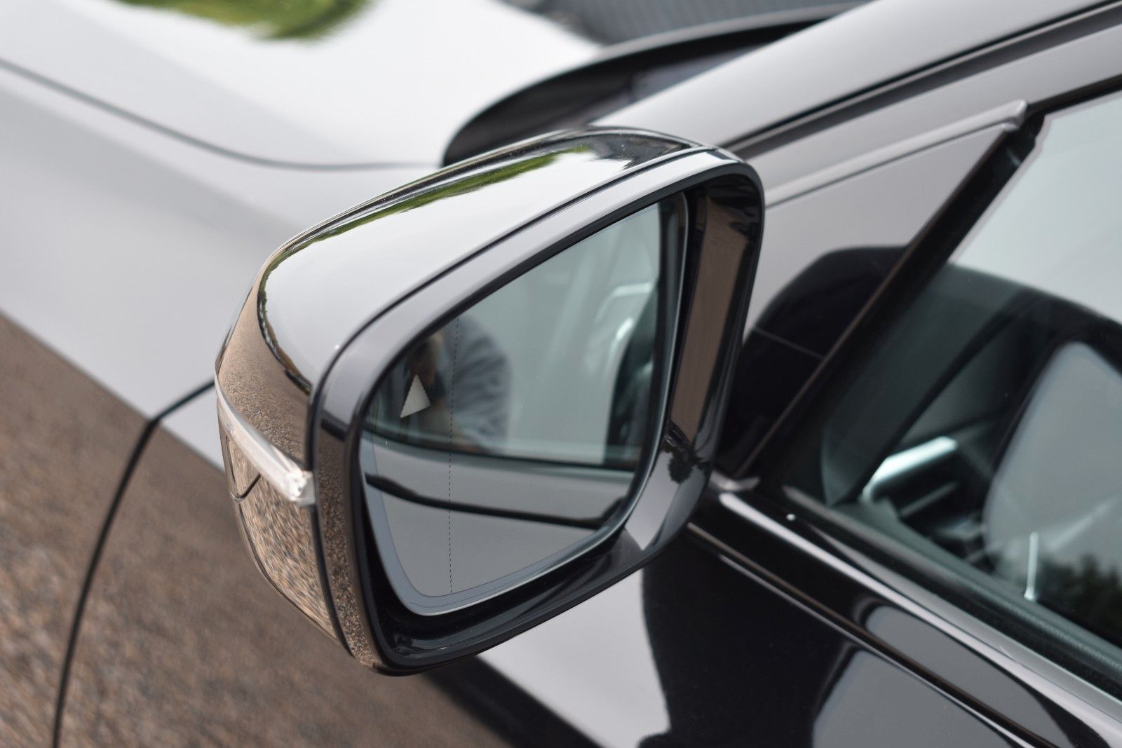Fahrzeugabbildung BMW 330d Touring Facelift Panorama 1 Hand H&K