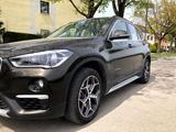 BMW X1 xDrive20i Automatik, AHK, Parkassistent, Navi - BMW X1 in Augsburg