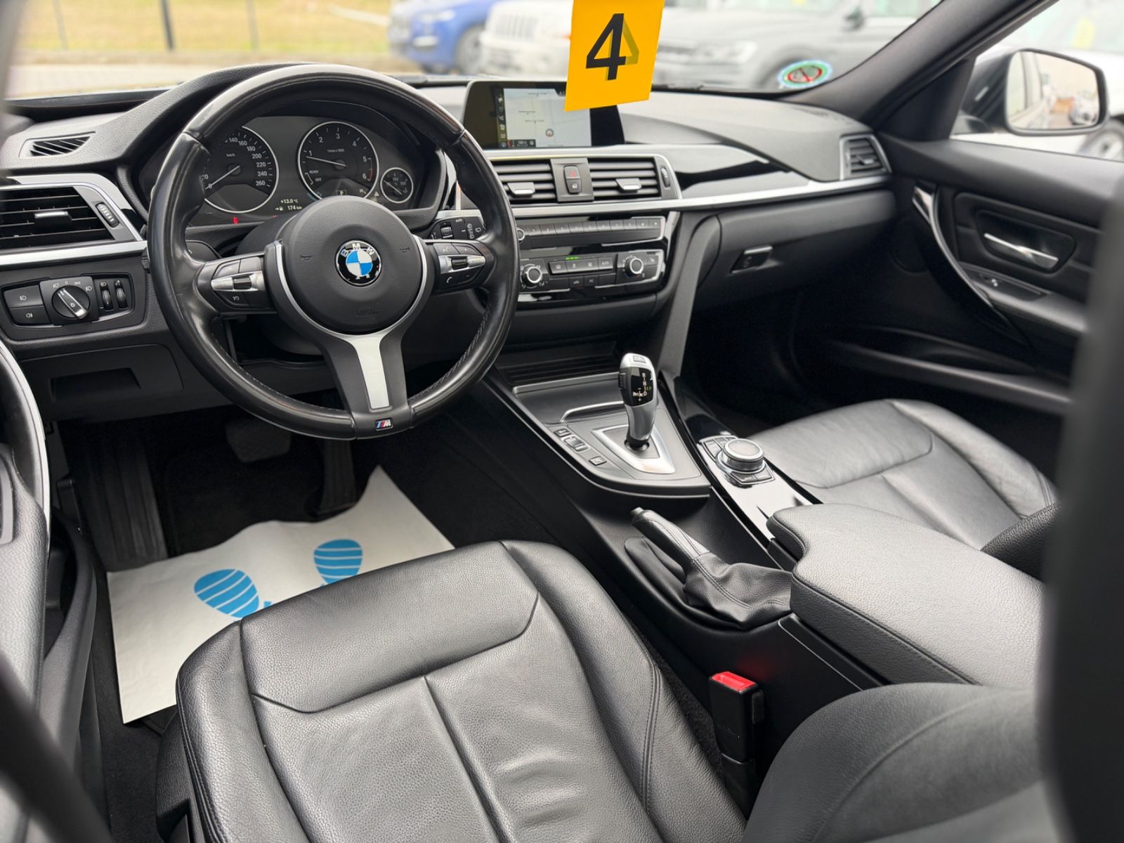 320d Aut. Advantage Pano Leder Navi HUD