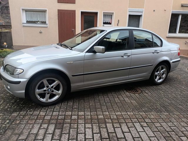 BMW 318i -