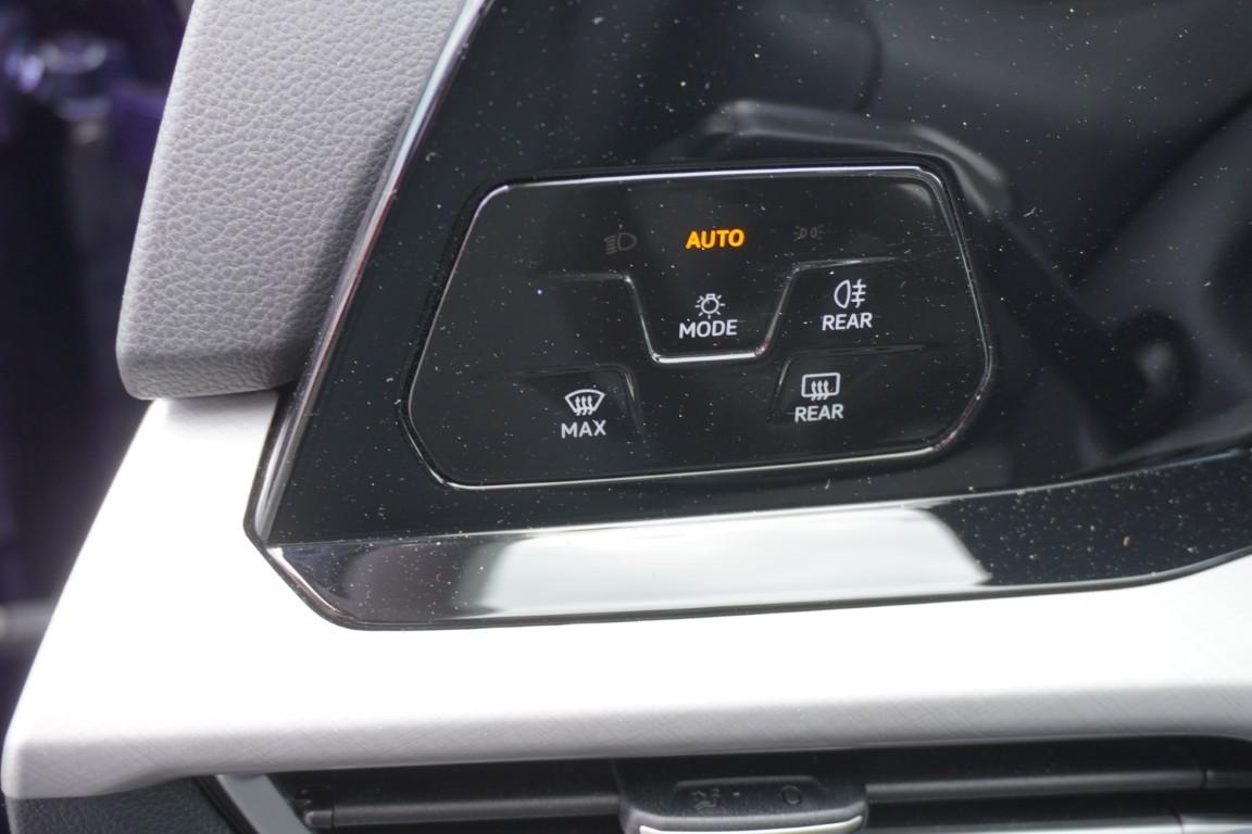 Volkswagen Golf VIII 1.0 TSI Life LED ACC Standheizung AHK, миниатюра 10