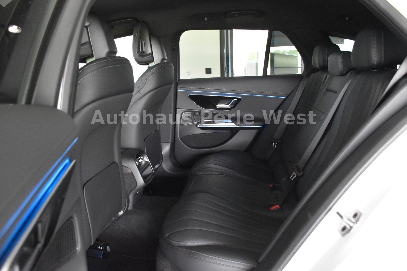 Mercedes-Benz E 300 de 4Matic T AMG Line Advanced Plus"AHK"LED foto 17