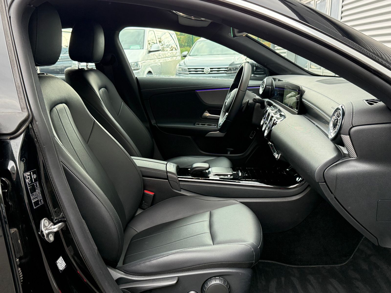 Fahrzeugabbildung Mercedes-Benz CLA 250e Shooting Brake Aut Leder Navi LED SHZ