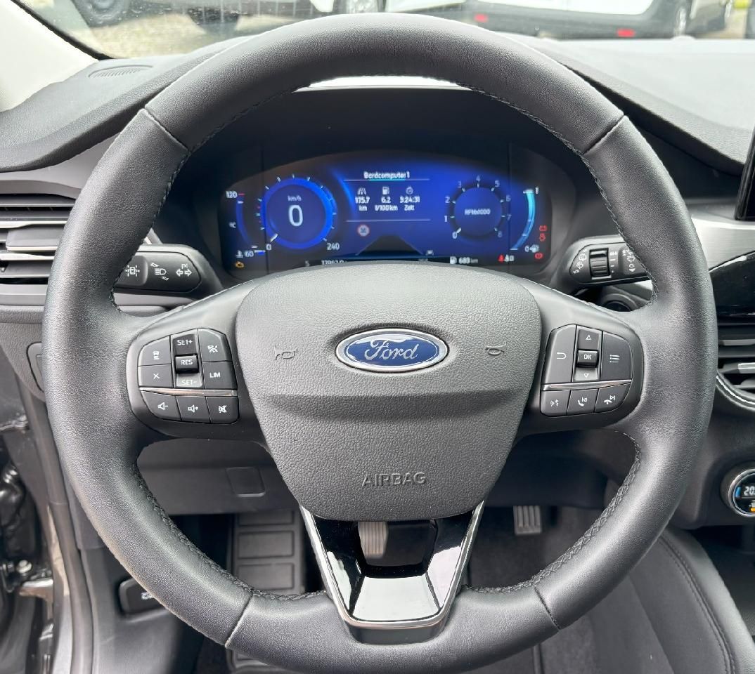 Fahrzeugabbildung Ford Kuga Titanium