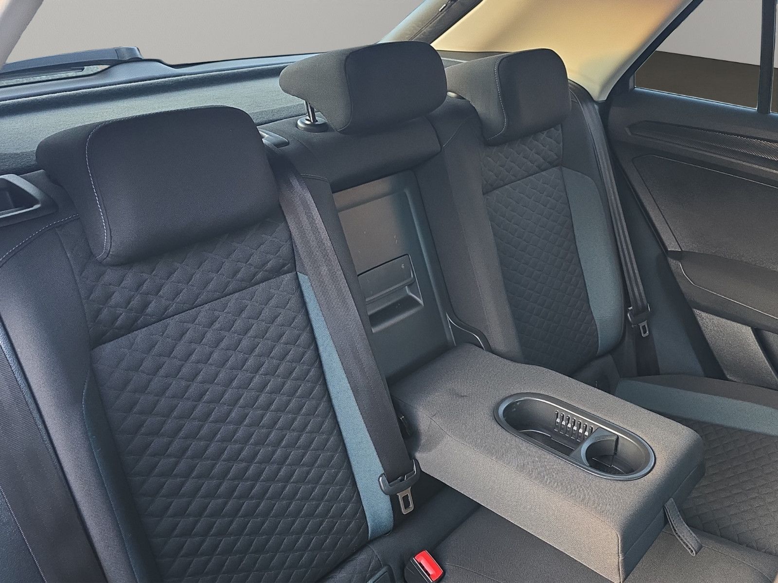 Fahrzeugabbildung Volkswagen T-Roc IQ.DRIVE AUS 1.HAND TOP ZUSTAND