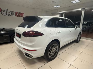 Porsche Cayenne - 6