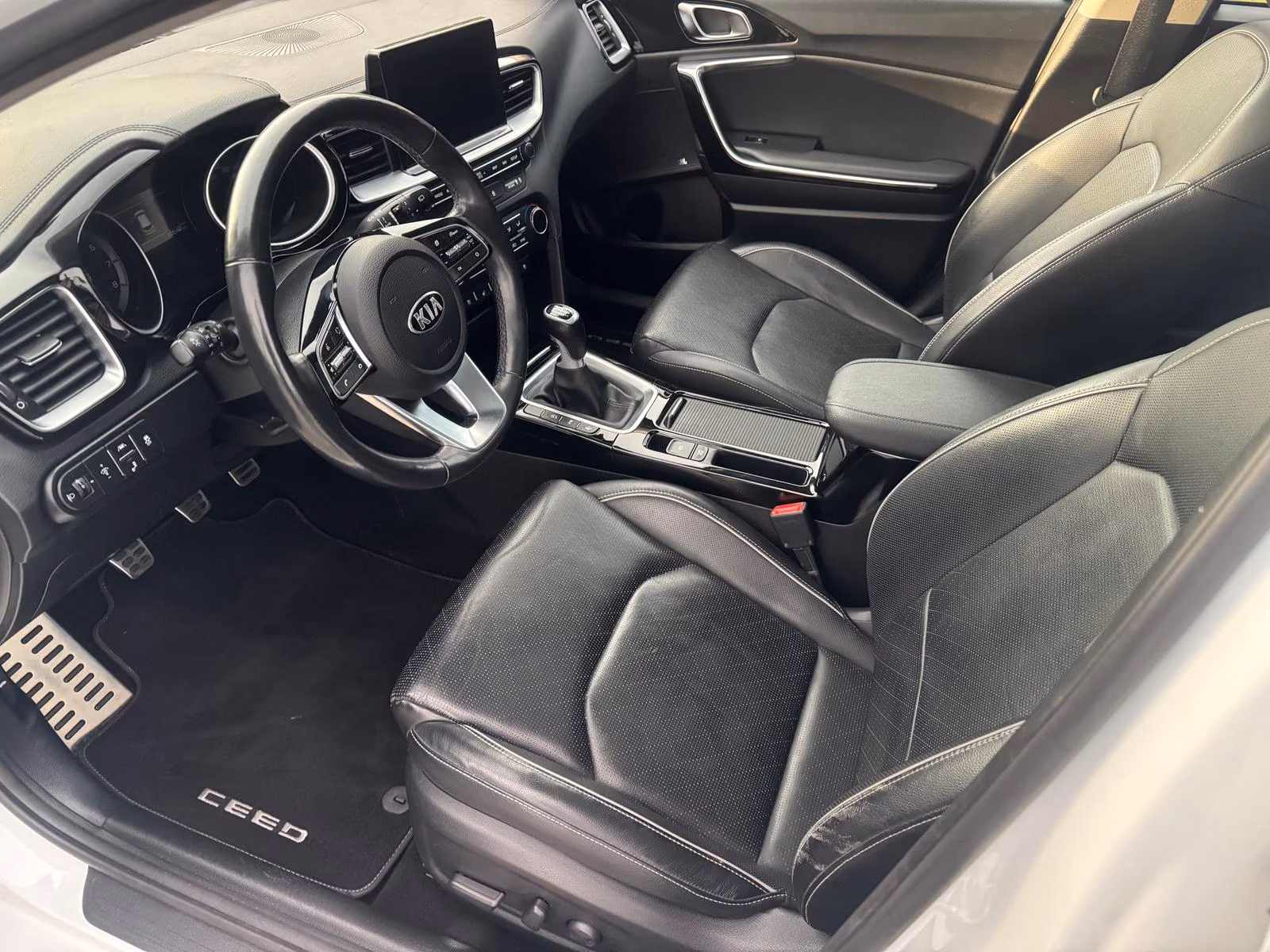 Kia Ceed 1.4 TGDI Platinum Edition*PANO*NAVI*RFK*SHZ