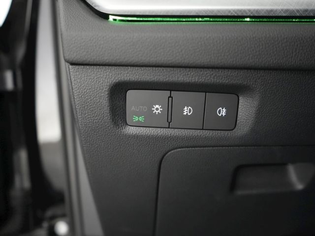 Octavia COMBI TOUR TDI DSG+AHK+KLIMA+NAVI+LED-SC