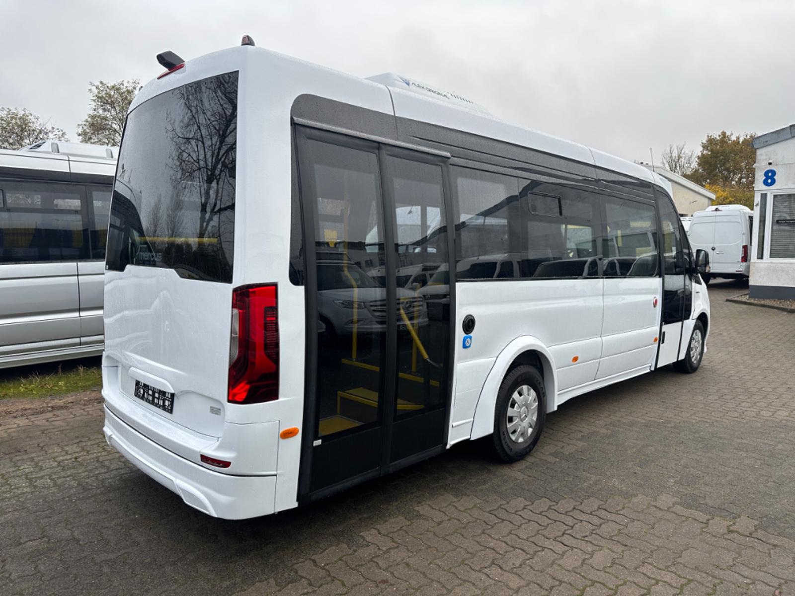 Mercedes-Benz eSprinter Linienbus Rollstuhl 15+10 Niederflur