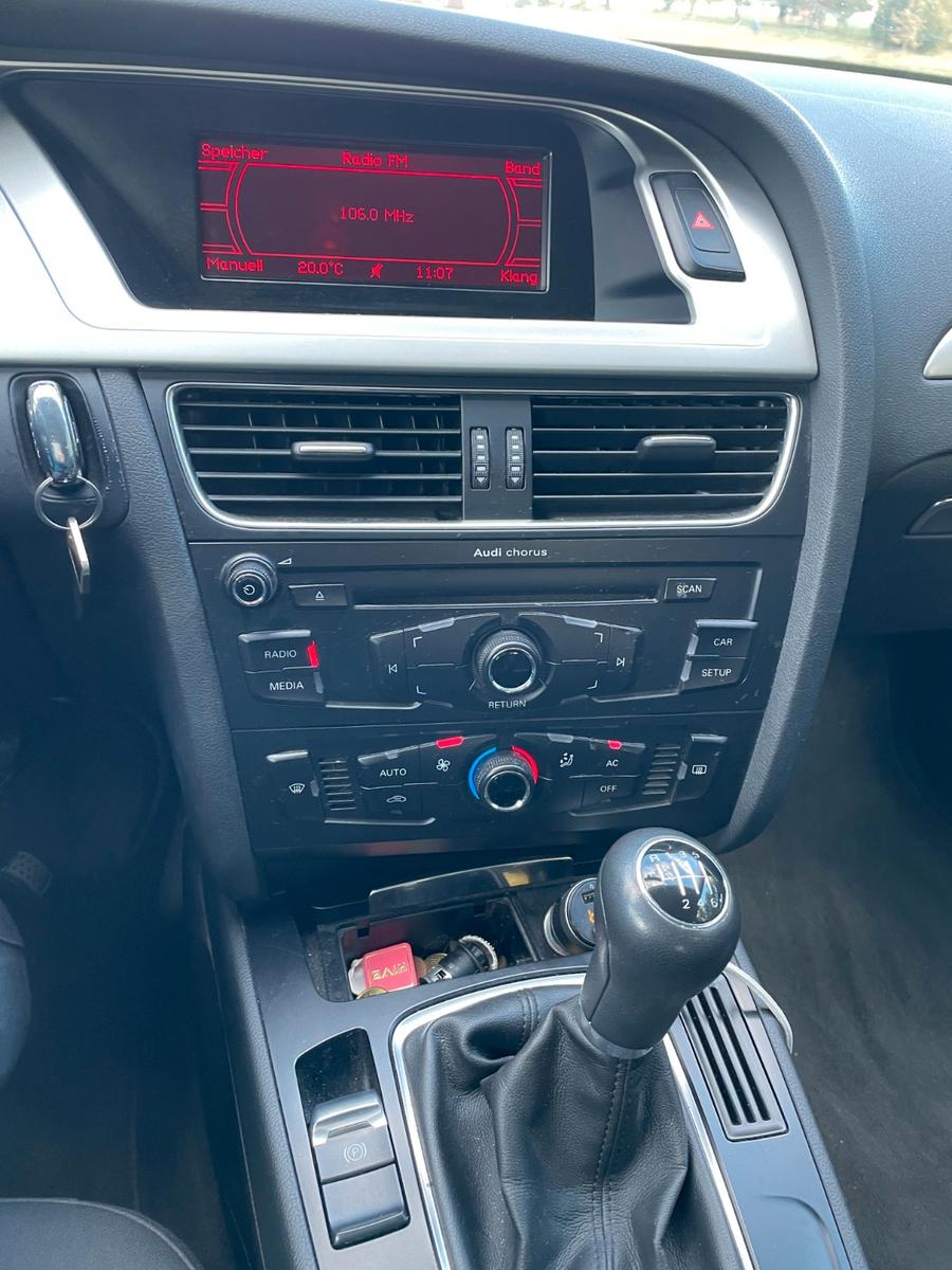 Audi A4 2010 — photo 6
