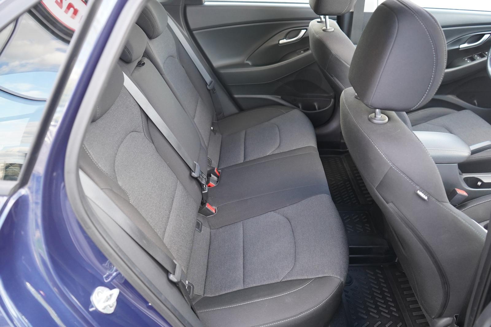 Hyundai i30 1.5 LED Navi Panorama Kamera Tempomat DAB