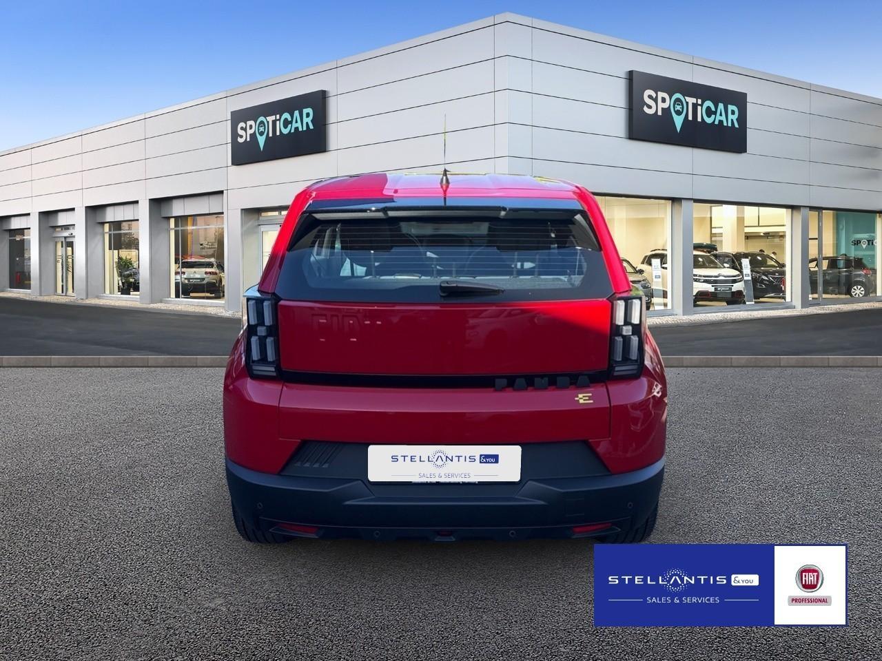 Fiat Grande Panda Red 44kWh