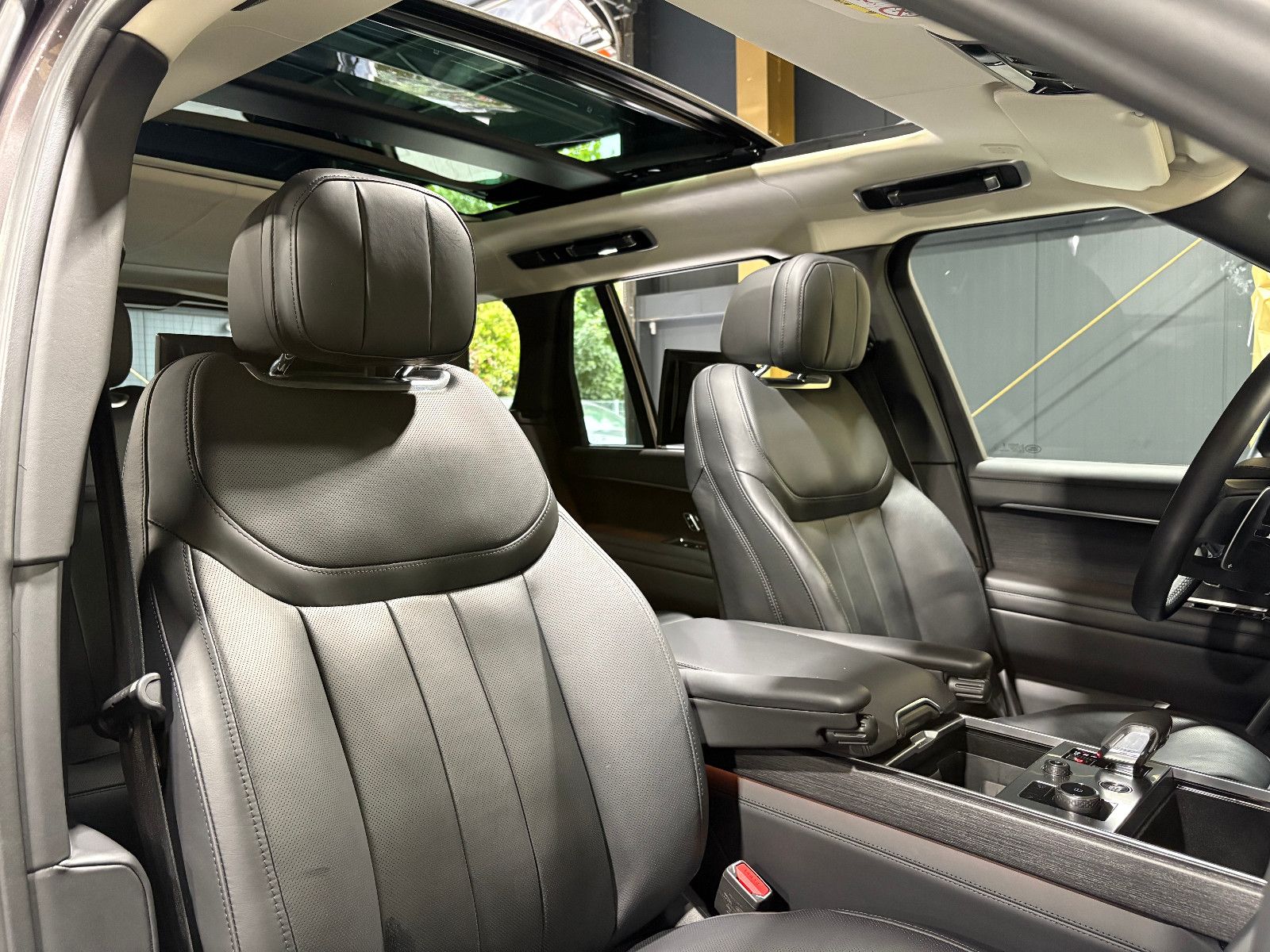 Fahrzeugabbildung Land Rover Range Rover D350/FIRST-EDITION/PANO/FOND-TV/360°