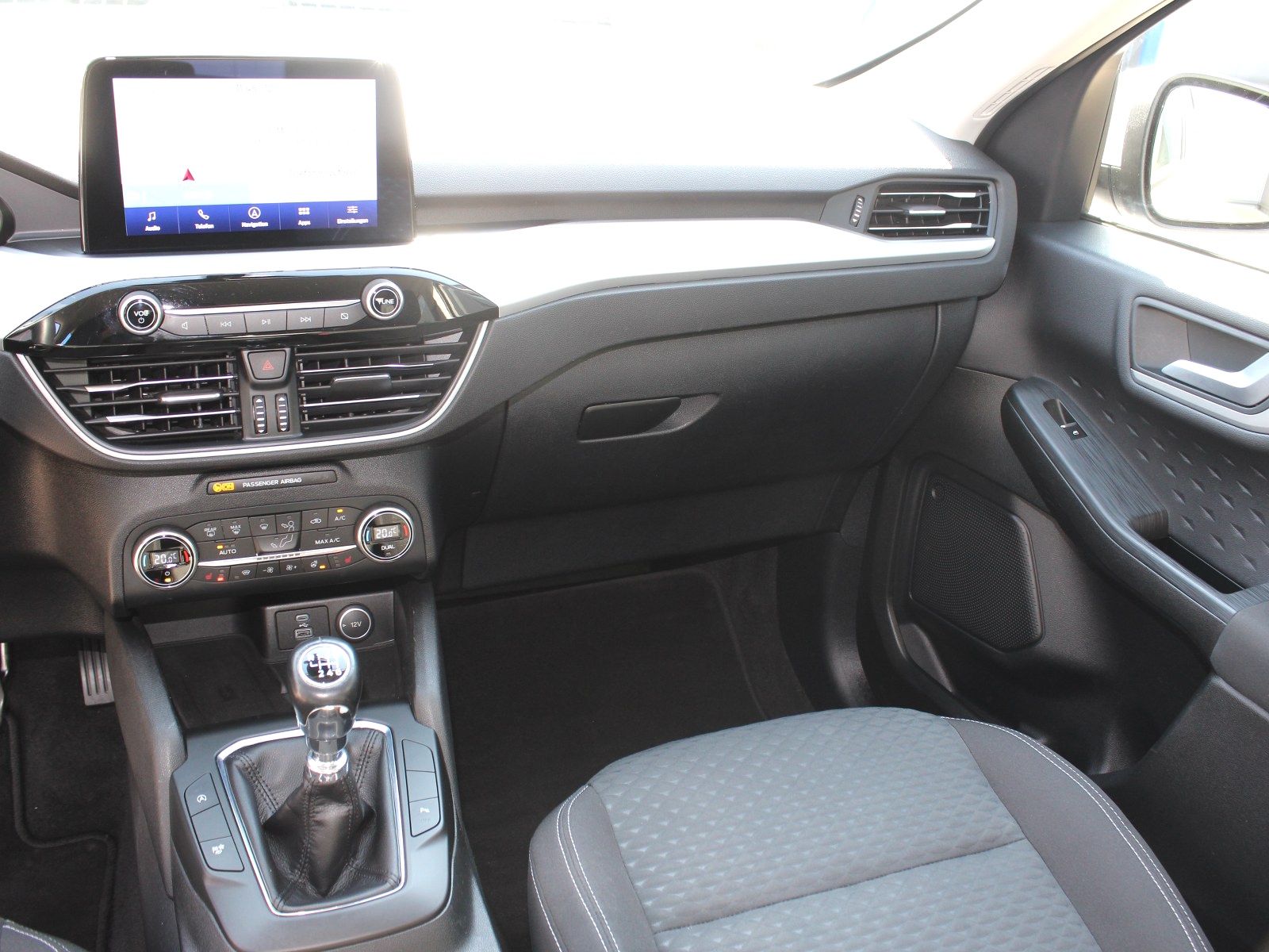 Fahrzeugabbildung Ford Kuga Cool & Connect 1,5 EcoBoost