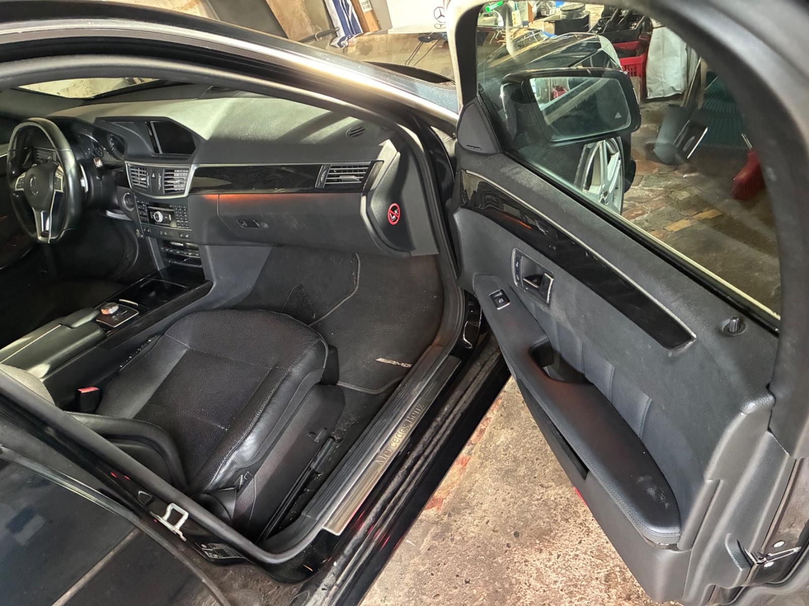 Mercedes-Benz E350 2011 — photo 10