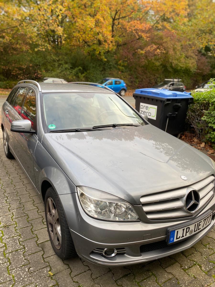 Mercedes-Benz C200 2009 — салон