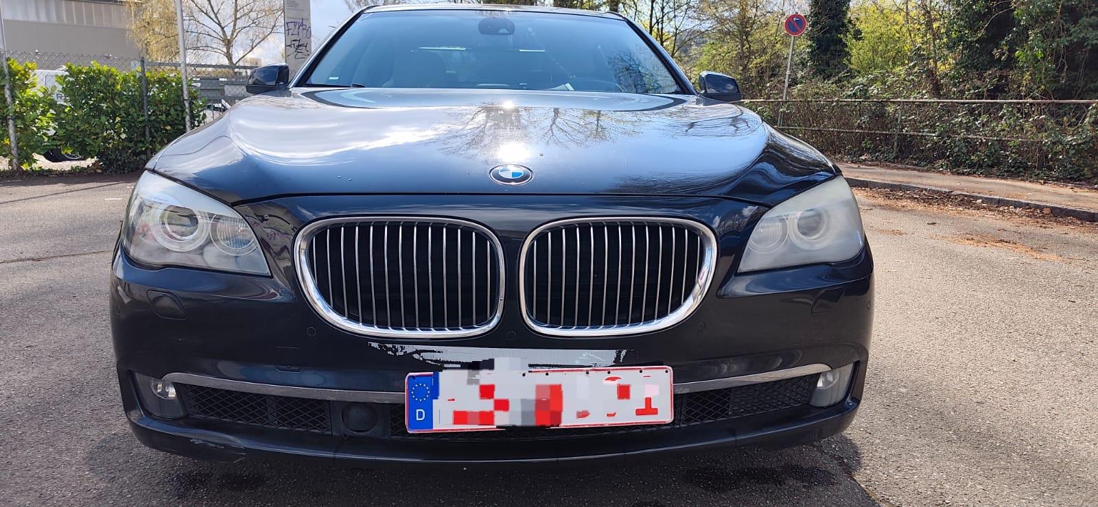 BMW 750i