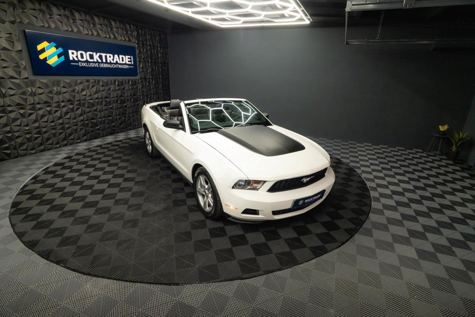 Fahrzeugabbildung Ford Mustang 3.7 V6 GT Cabrio | TÜV 2028 | 4Season