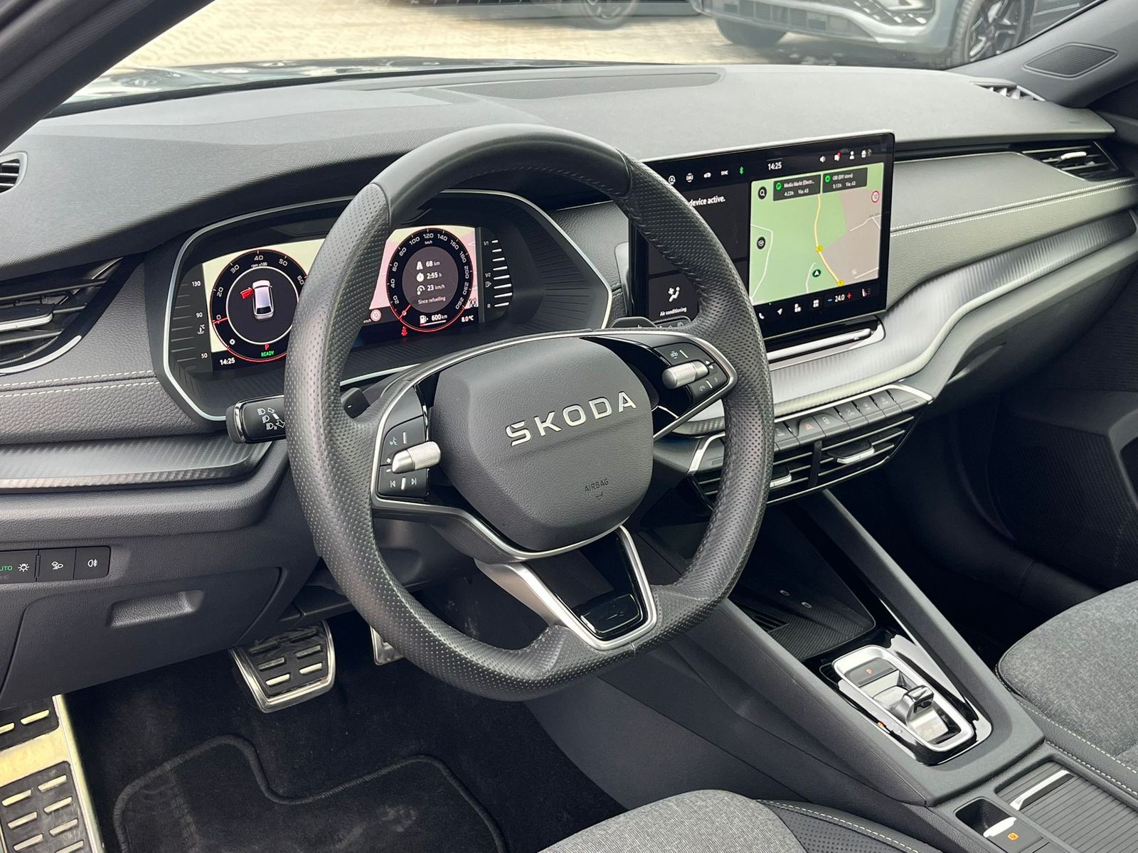 Fahrzeugabbildung SKODA Octavia 1.5 DSG Sportline PANO*MATRIX*AHK*5J.GAR