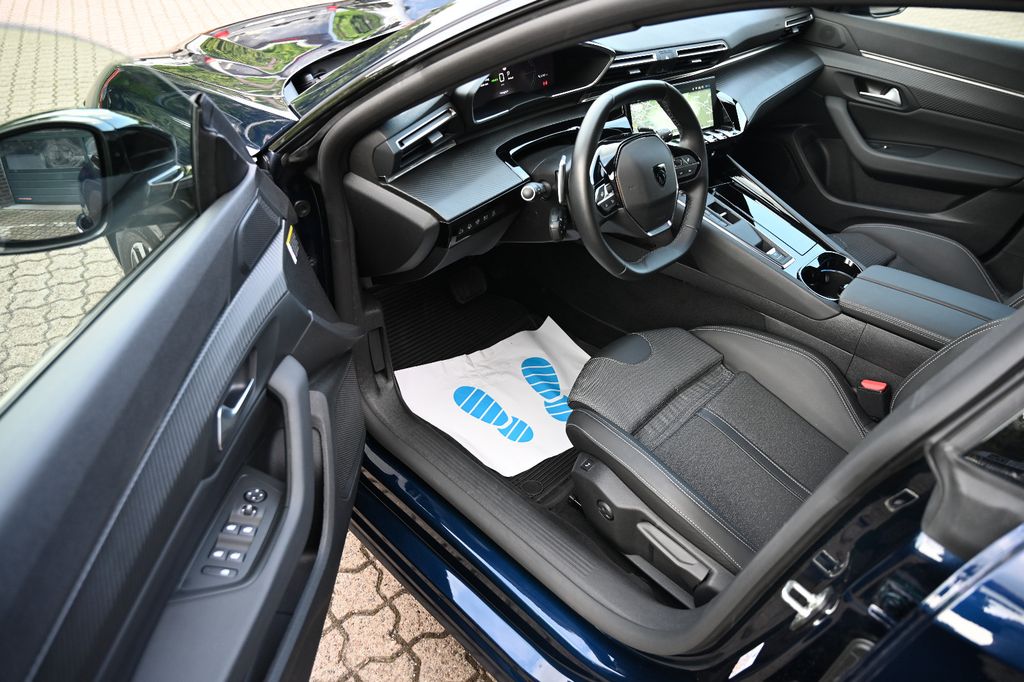 PEUGEOT 508 SW Hybrid 225 Allure Navi Leder 1.Hd CarPlay PEUGEOT 508 SW Hybrid 225 Allure Navi Leder 1.Hd CarPlay