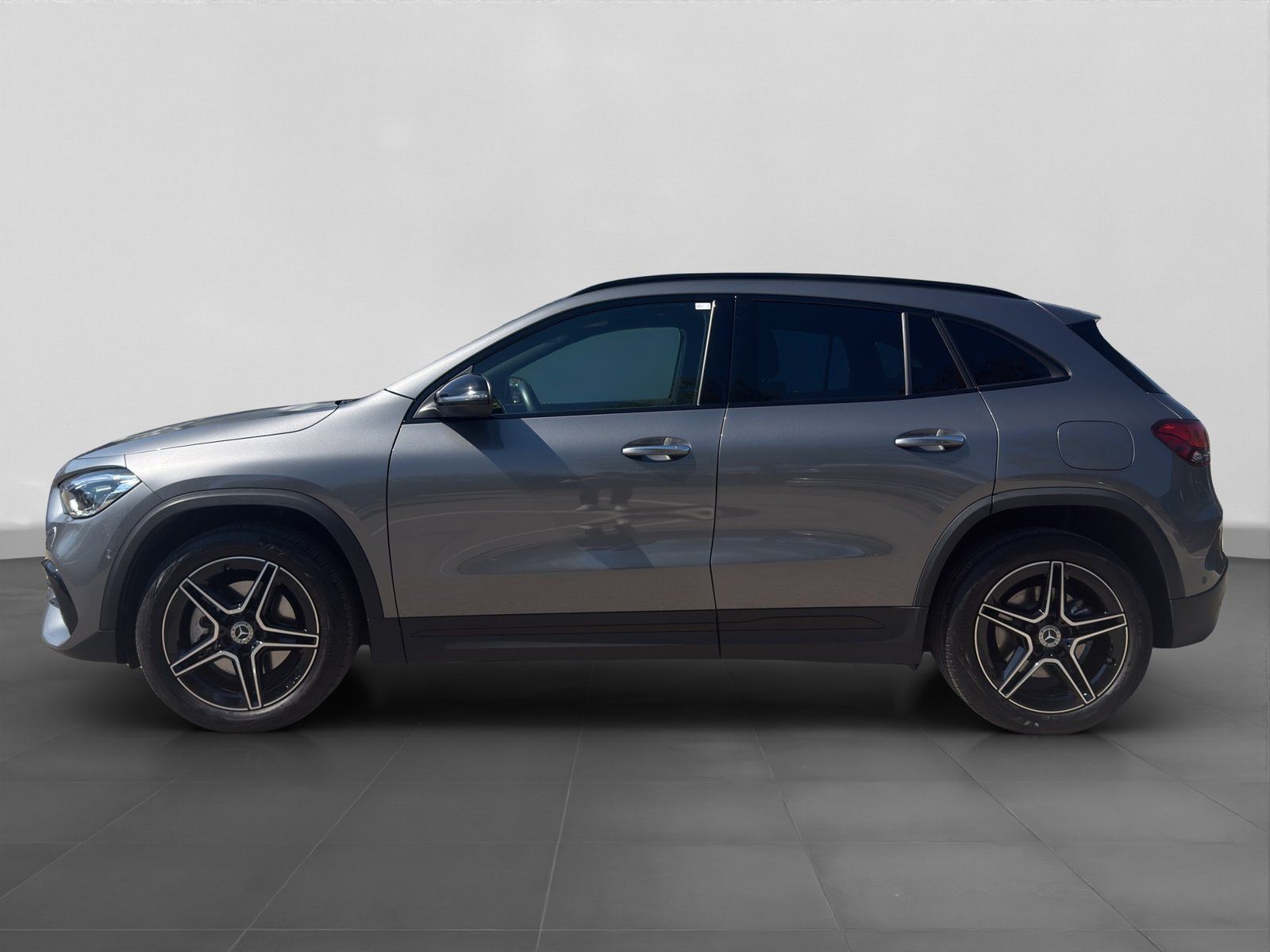 Fahrzeugabbildung Mercedes-Benz GLA 250 e AMG Night Multibeam Burmester KeyGO