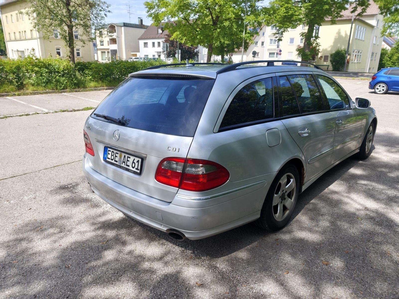 Mercedes-Benz E320 2008 — rear view