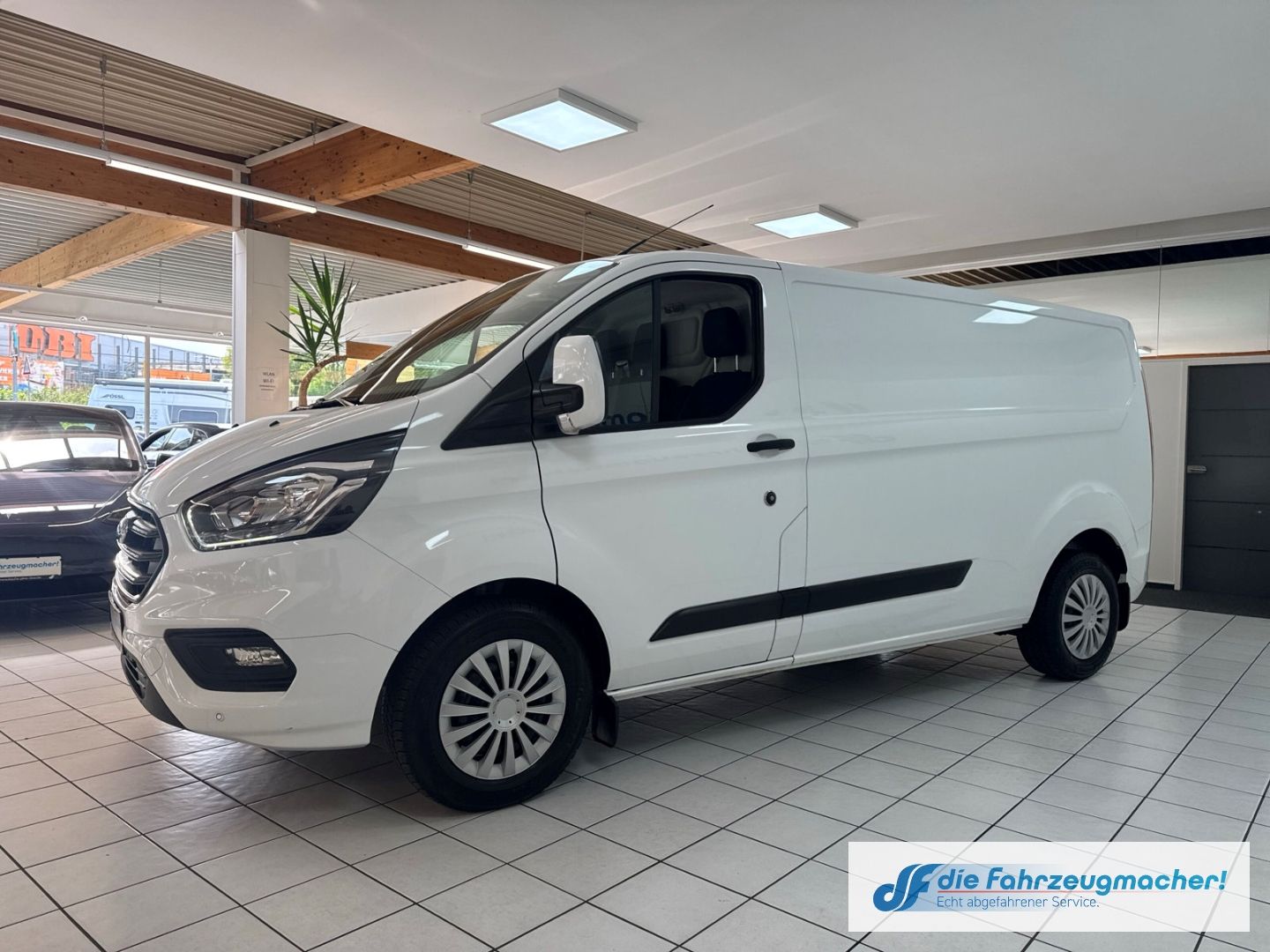 Fahrzeugabbildung Ford Transit Custom Kasten 320 L2 Trend 2.0 TDCi EU6d