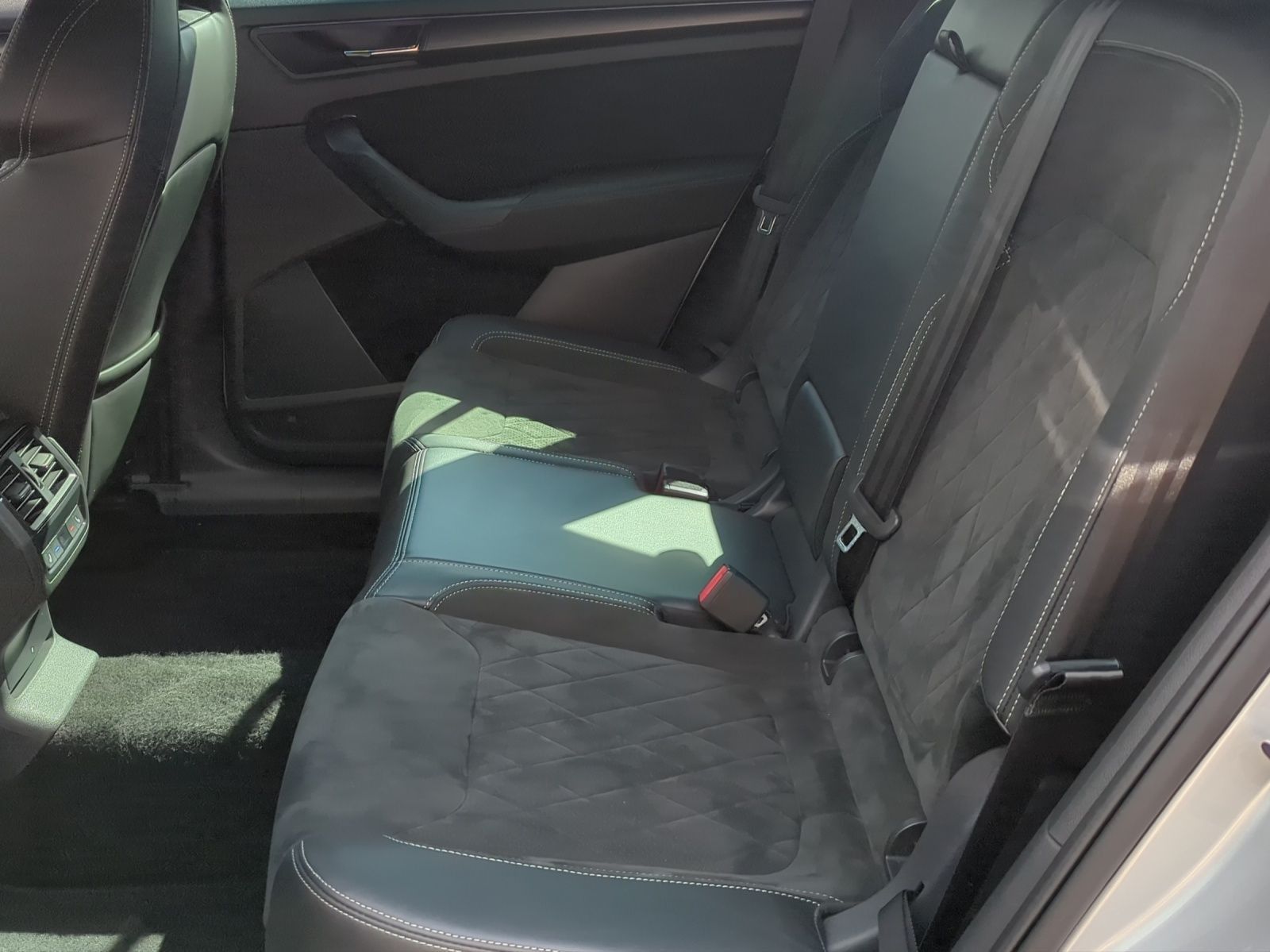 Skoda Kodiaq 2,0 TDI Sportline 4x4 AHK Kamera PDC SiHz imagem 3