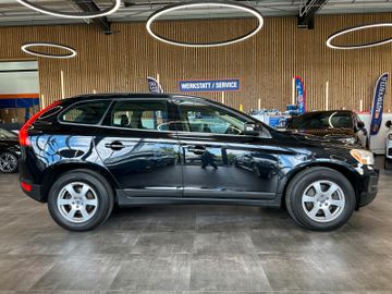 Volvo XC60 Momentum AWD *Xenon*Leder*