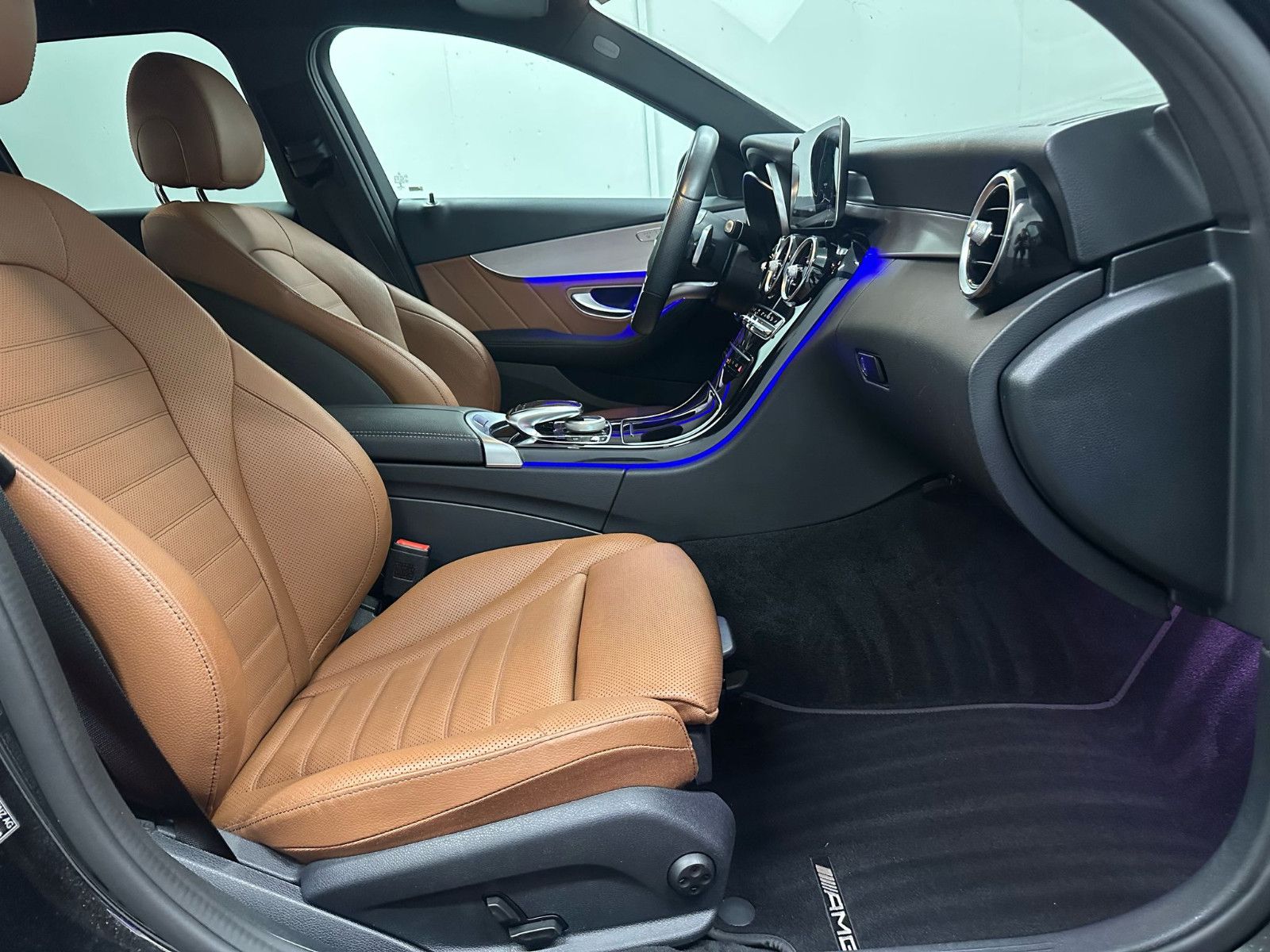 Fahrzeugabbildung Mercedes-Benz C 220 d T Autom. AMG*NIGHT*SITZKLIMA*KAMERA*TEMP