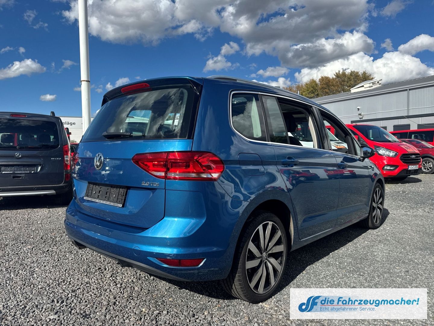 Fahrzeugabbildung Volkswagen Touran Highline 2,0TDi Pano *EXPORT