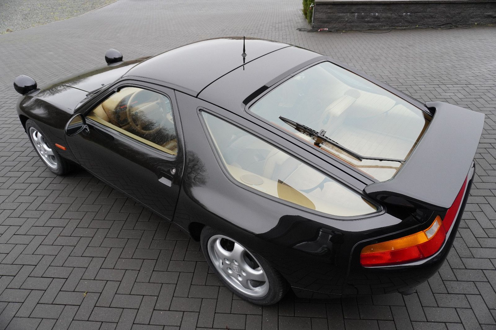 Fahrzeugabbildung Porsche 928 GTS