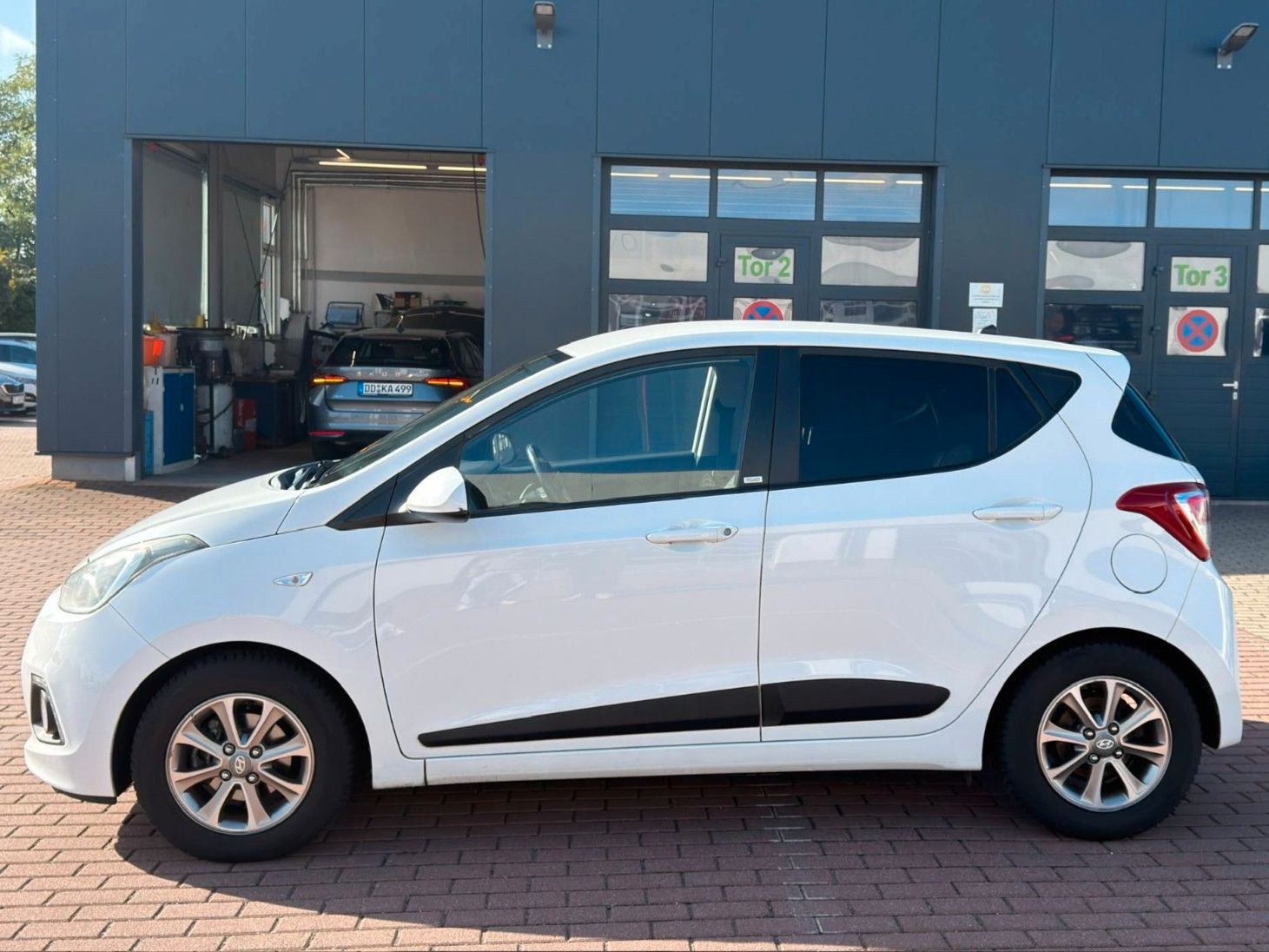 Fahrzeugabbildung Hyundai i10 1.0 Passion *Klima*Allwetter*Isofix*USB*AUX*