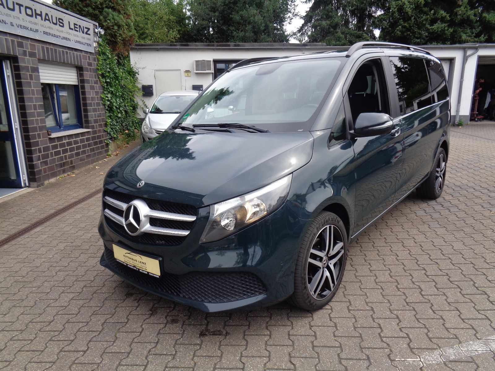 Mercedes V 220
