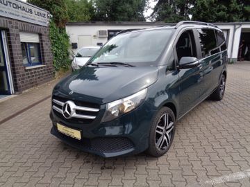 Mercedes V 220 - 1