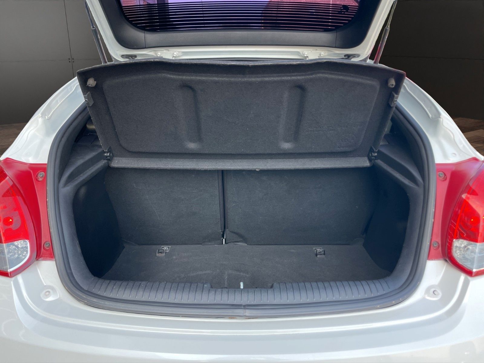 Fahrzeugabbildung Hyundai Veloster Style *Leder*Automatik*Tempomat*Kamera