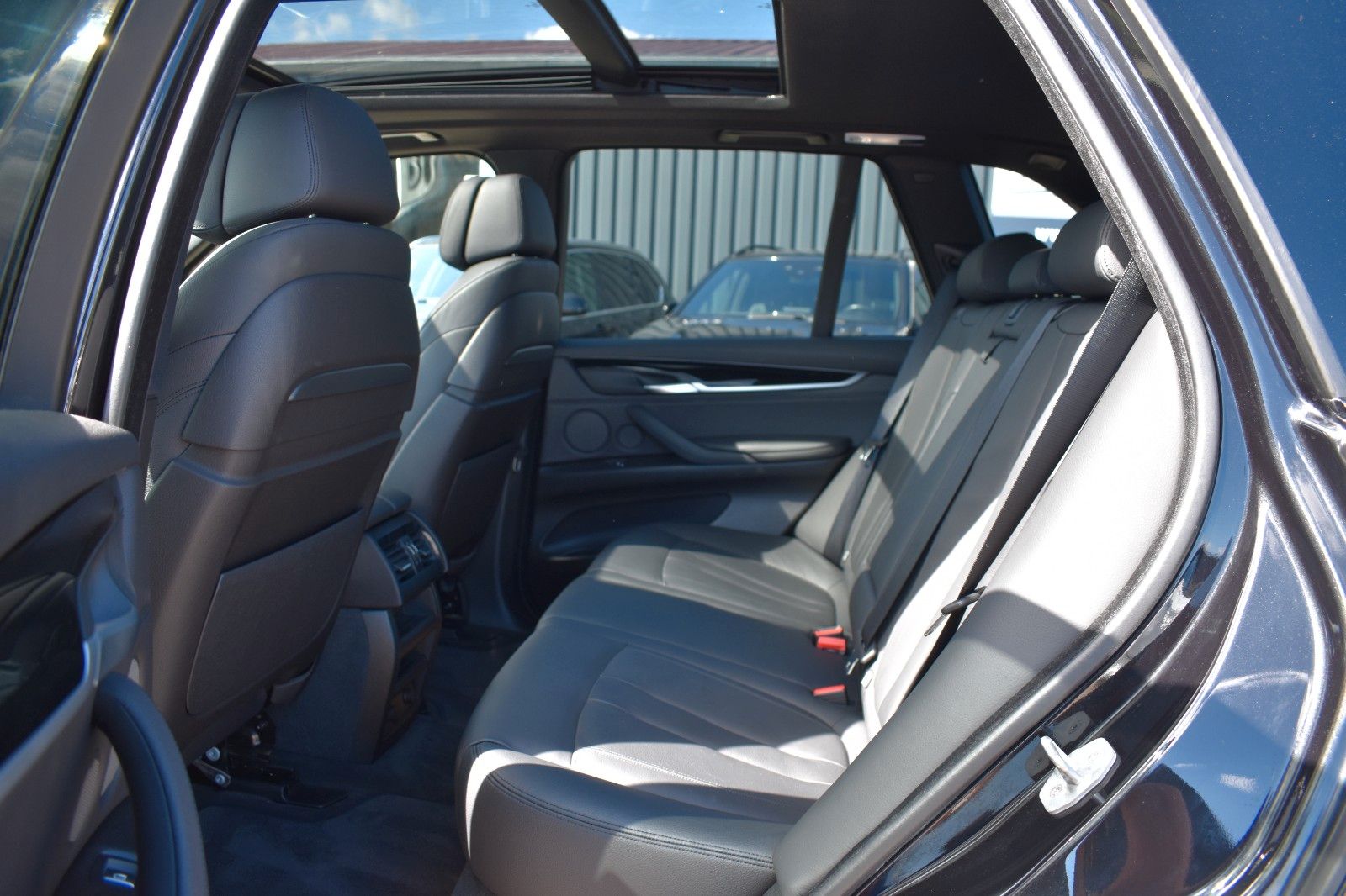Fahrzeugabbildung BMW X5 40d xDrive M Sport Keyless Pano Kamera LedHUD