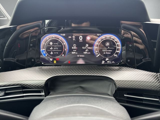 Golf VIII 2.0 TSI DSG R BLACK EDITION +PANO+360°